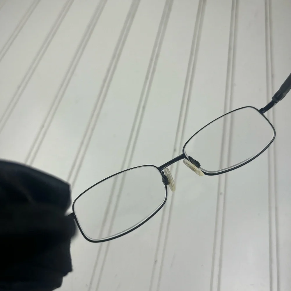 Black Metal Frame Rectangle Readers โ Unisex Eyeglasses - Picture 6 of 6